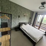 Forest View C34 דירה